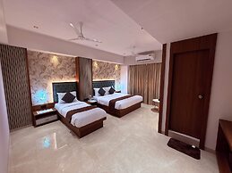 Hotel Saffron Grand Thane