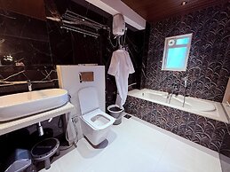 Hotel Saffron Grand Thane
