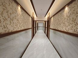 Hotel Saffron Grand Thane