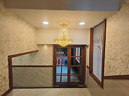 Hotel Saffron Grand Thane