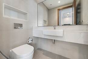 2BR M Canal Front B3 Waterfront Views