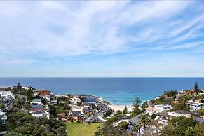Modern 1-bed With Tamarama Beach Views
