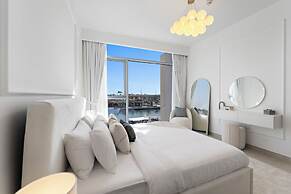 2BR M Room CF7 B Partial Canal View