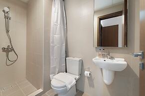 2BR M Room CF7 B Partial Canal View