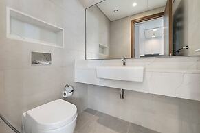 2BR M Room CF7 B Partial Canal View