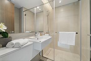 2BR M Room CF7 B Partial Canal View