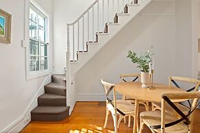 Stylish 2-bed House With Private Courtyard