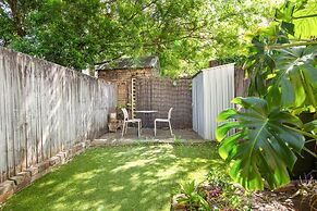 Stylish 2-bed House With Private Courtyard