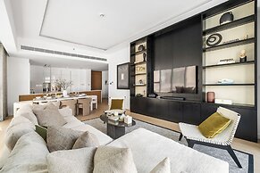 3BR with Burj Khalifa and Canal View