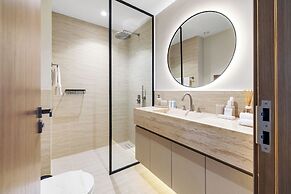 3BR with Burj Khalifa and Canal View