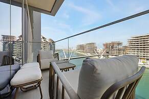 3BR with Burj Khalifa and Canal View