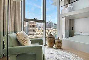 3BR with Burj Khalifa and Canal View
