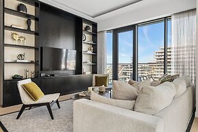 3BR with Burj Khalifa and Canal View
