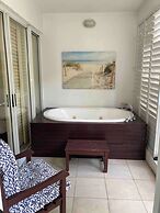 Peppers Palm Cove Luxury
