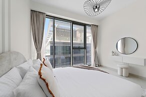 2BR M Peaceful Yet Central Dubai