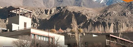 Sost Serena Hotel