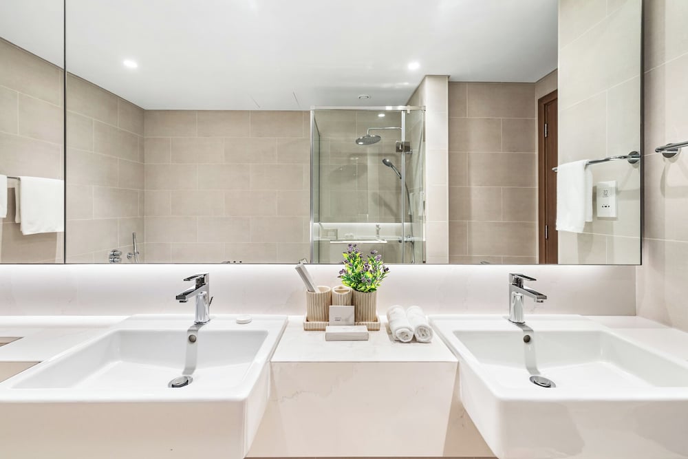 2BR M Huge Terrace Direct Canal Access