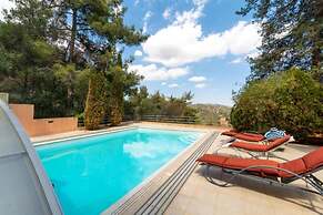 10 MON - Stay Hillcrest Panorama Villa