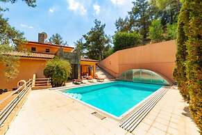 10 MON - Stay Hillcrest Panorama Villa