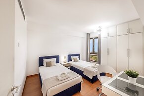 Mackenzie Beachfront Suite