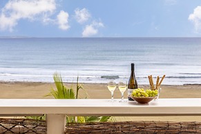 Mackenzie Beachfront Suite