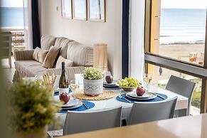 Mackenzie Beachfront Suite