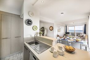 Mackenzie Beachfront Suite