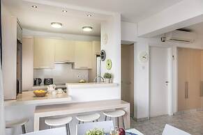 Mackenzie Beachfront Suite