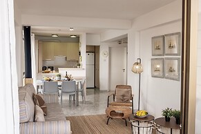 Mackenzie Beachfront Suite