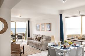 Mackenzie Beachfront Suite