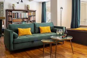 Turin Bed Books by Wonderful Italy