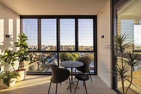 Saint Noir in St Kilda
