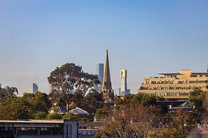 Saint Noir in St Kilda