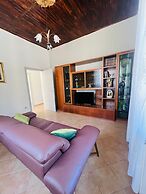 Villa 3 letti 2 docce e Giardino