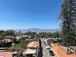 Lirio, Ajijic