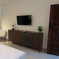 Plaza Colonial Residence By YellowKey