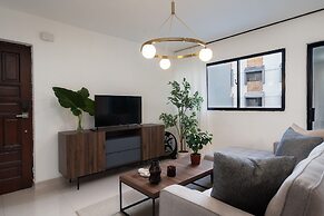 Plaza Colonial Residence By YellowKey