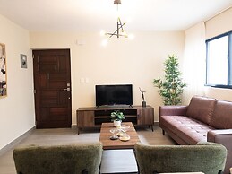 Plaza Colonial Residence By YellowKey