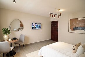 Plaza Colonial Residence By YellowKey