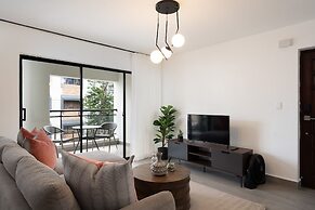 Plaza Colonial Residence By YellowKey
