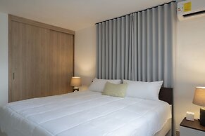 Plaza Colonial Residence By YellowKey