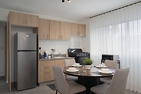 Plaza Colonial Residence By YellowKey