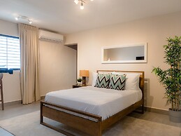 Plaza Colonial Residence By YellowKey