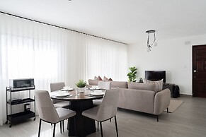 Plaza Colonial Residence By YellowKey