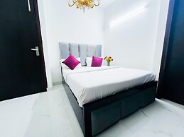 Roomshala Hotel Seven