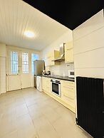 Cozy 2 Room Stay for 5 Near Stadthalle