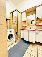 Cozy 2 Room Stay for 5 Near Stadthalle