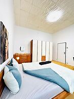 Cozy 2 Room Stay for 5 Near Stadthalle