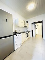 Cozy 2 Room Stay for 5 Near Stadthalle