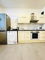 Cozy 2 Room Stay for 5 Near Stadthalle